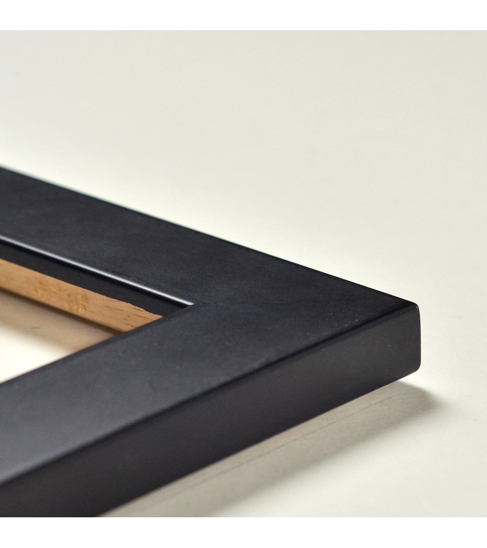 Cadre en bois large (3 cm) mat. 4 coloris disponibles.